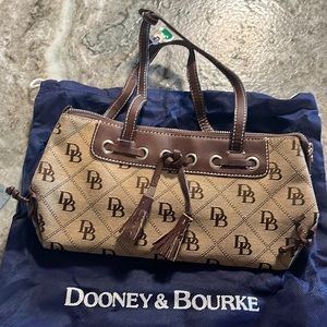 Dooney & Bourke bag